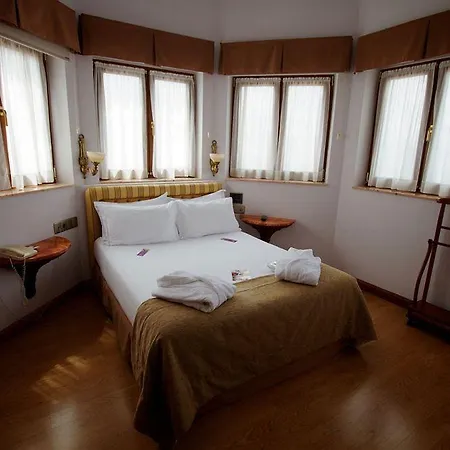 Ayre Alfonso Ii 酒店 4*